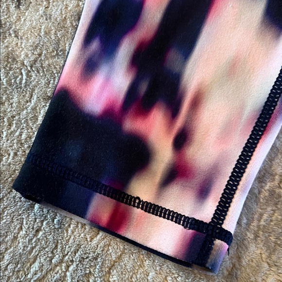 Zella Abstract Pink and Black Leggings - Picture 2 of 8